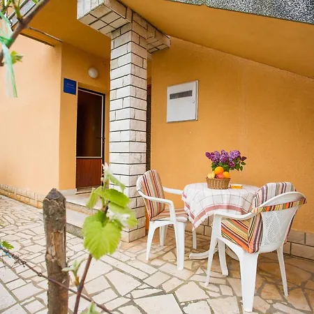 Apartman Nela *