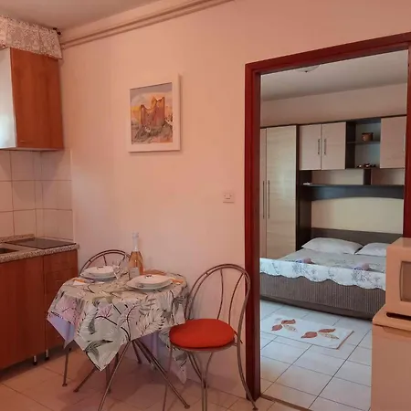 Apartment Nela Pula